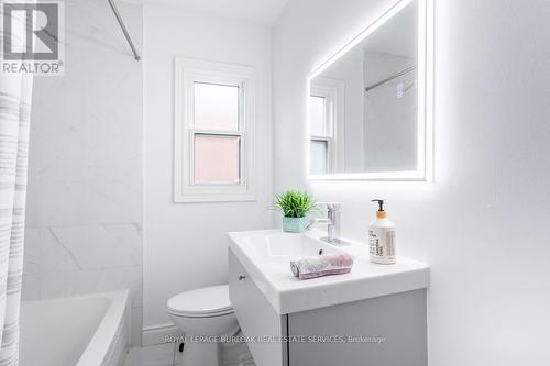 107 Ivon Avenue, Hamilton, ON - Indoor Photo Showing Bathroom