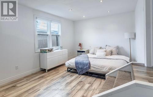 107 Ivon Avenue, Hamilton, ON - Indoor Photo Showing Bedroom