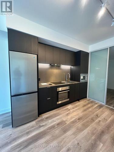 516 - 86 Dundas Street E, Mississauga, ON - Indoor Photo Showing Kitchen