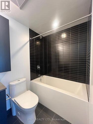 516 - 86 Dundas Street E, Mississauga, ON - Indoor Photo Showing Bathroom