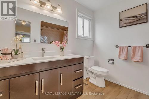 2440 Rosemary Drive, Mississauga, ON - Indoor Photo Showing Bathroom