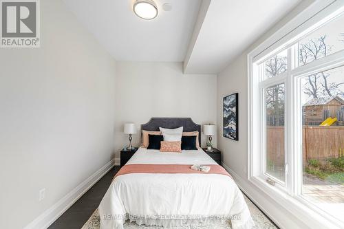 427 Pinegrove Road, Oakville, ON - Indoor Photo Showing Bedroom