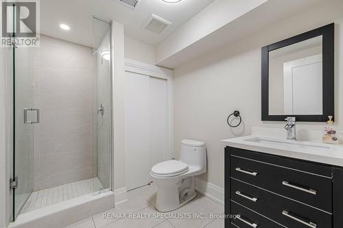 427 Pinegrove Road, Oakville, ON - Indoor Photo Showing Bathroom