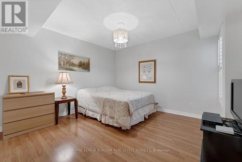 211 - 2045 Appleby Line, Burlington, ON - Indoor Photo Showing Bedroom