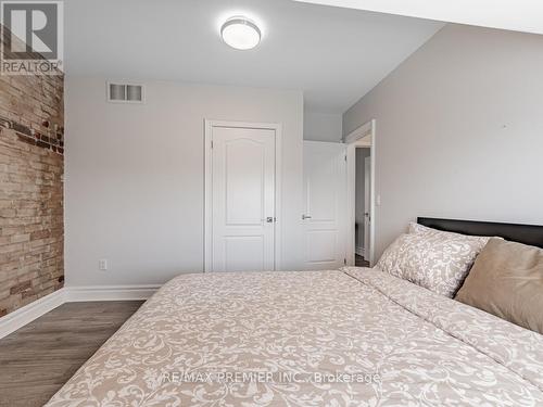 10 St Annes Road, Toronto, ON - Indoor Photo Showing Bedroom