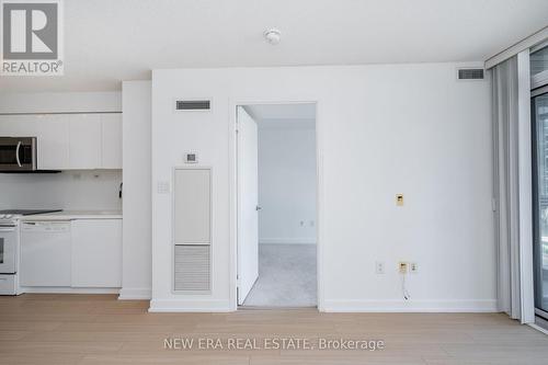 748 - 10 Capreol Court, Toronto, ON - Indoor Photo Showing Other Room