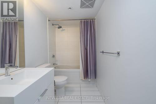 748 - 10 Capreol Court, Toronto, ON - Indoor Photo Showing Bathroom