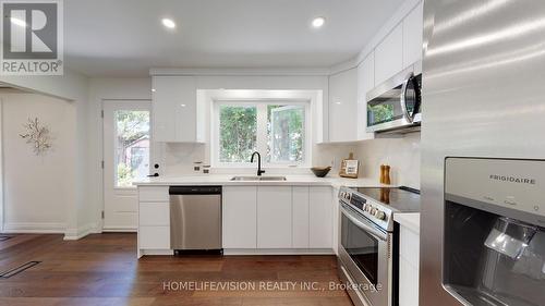 12 Flaremore Crescent, Toronto, ON - Indoor Photo Showing Kitchen With Upgraded Kitchen