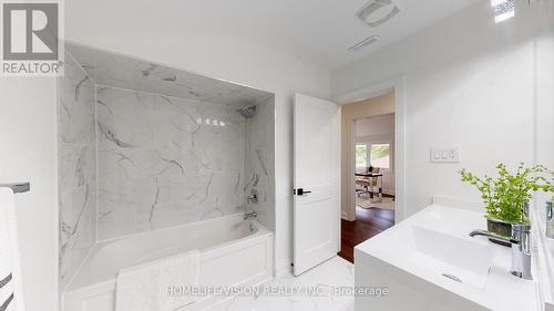 12 Flaremore Crescent, Toronto, ON - Indoor Photo Showing Bathroom