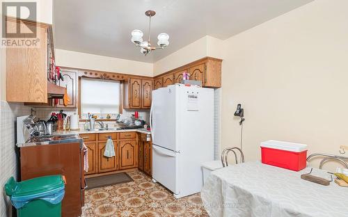 58 Vinci Crescent, Toronto, ON - Indoor Photo Showing Kitchen With Double Sink