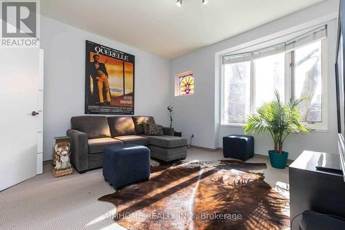 32 Mcgill Street, Toronto, ON - Indoor Photo Showing Living Room