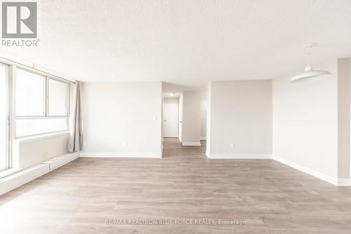 1015 - 100 Wingarden Court, Toronto, ON - Indoor Photo Showing Other Room