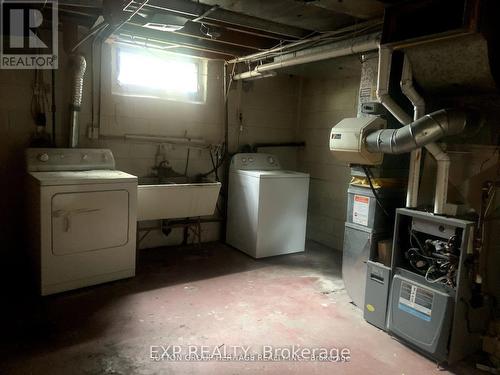 7 Stoney Creek Drive, Toronto, ON - Indoor Photo Showing Laundry Room