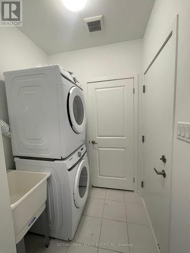 197 Monarch Avenue, Ajax, ON - Indoor Photo Showing Laundry Room