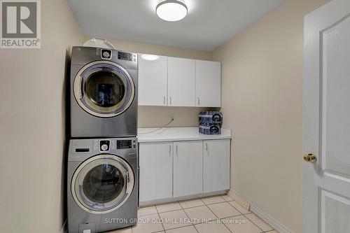 55 Greenbank Drive, Richmond Hill, ON - Indoor Photo Showing Laundry Room