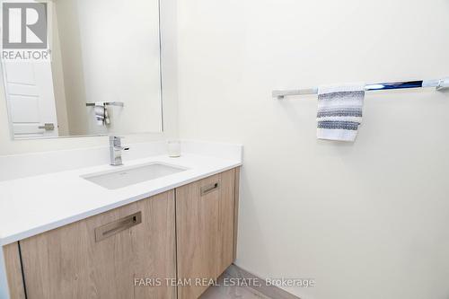 3666 Ferretti Court, Innisfil, ON - Indoor Photo Showing Bathroom