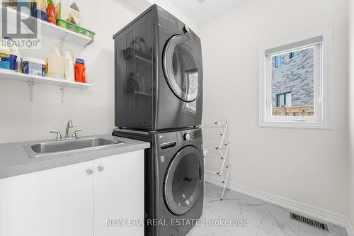8 Pietrowski Drive, Georgina, ON - Indoor Photo Showing Laundry Room