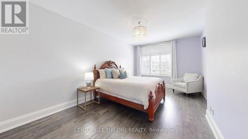 17 Creekview Avenue, Richmond Hill, ON - Indoor Photo Showing Bedroom