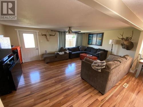 9507 96 Avenue, Fort St. John, BC - Indoor Photo Showing Living Room