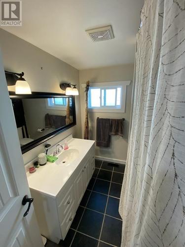 9507 96 Avenue, Fort St. John, BC - Indoor Photo Showing Bathroom