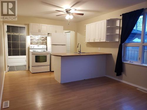 9507 96 Avenue, Fort St. John, BC - Indoor Photo Showing Kitchen