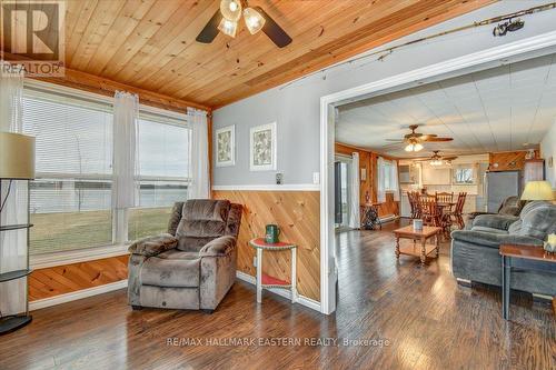 117 Kenedon Drive, Kawartha Lakes, ON - Indoor Photo Showing Living Room