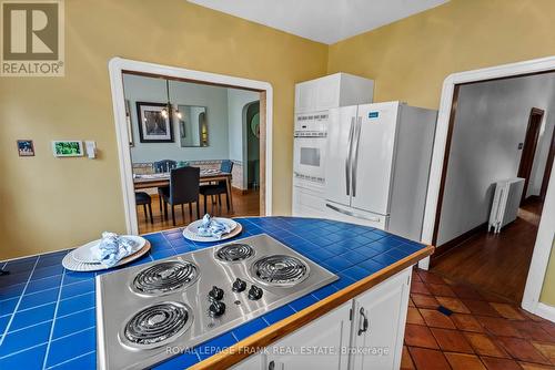 121 Maude Street, Peterborough, ON - Indoor Photo Showing Kitchen