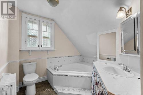 121 Maude Street, Peterborough, ON - Indoor Photo Showing Bathroom