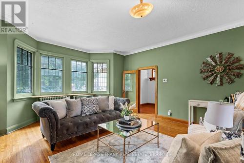 121 Maude Street, Peterborough, ON - Indoor Photo Showing Living Room