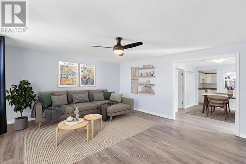 409 Bleecker Avenue, Belleville, ON - Indoor Photo Showing Living Room