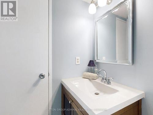 212 - 20 Sunrise Avenue, Toronto, ON - Indoor Photo Showing Bathroom