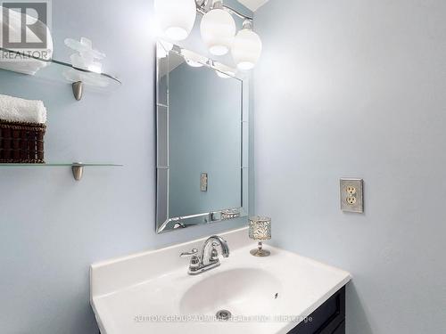 212 - 20 Sunrise Avenue, Toronto, ON - Indoor Photo Showing Bathroom