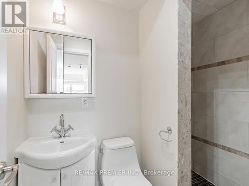 5 - 473 Dupont Street, Toronto (Annex), ON - Indoor Photo Showing Bathroom