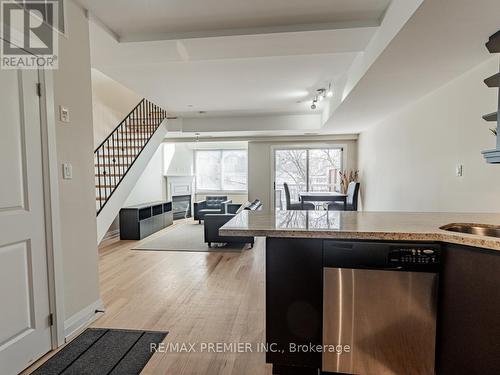 5 - 473 Dupont Street, Toronto (Annex), ON - Indoor Photo Showing Kitchen