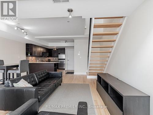 5 - 473 Dupont Street, Toronto (Annex), ON - Indoor Photo Showing Living Room