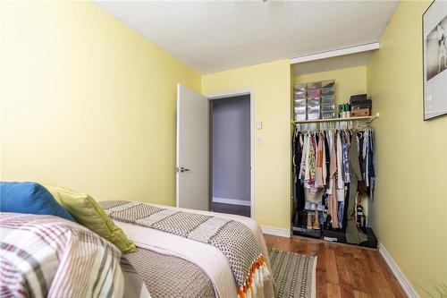 16 Debby Crescent, Brantford, ON - Indoor Photo Showing Bedroom
