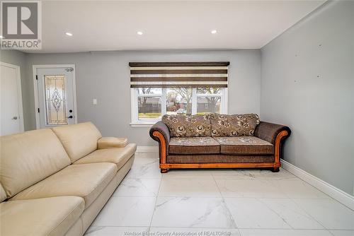 3108 Dominion Boulevard, Windsor, ON - Indoor Photo Showing Living Room