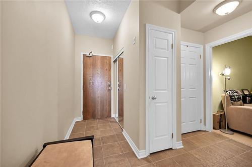 2000 Creekside Drive|Unit #305, Dundas, ON - Indoor Photo Showing Other Room