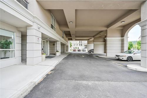 2000 Creekside Drive|Unit #305, Dundas, ON -  With Exterior