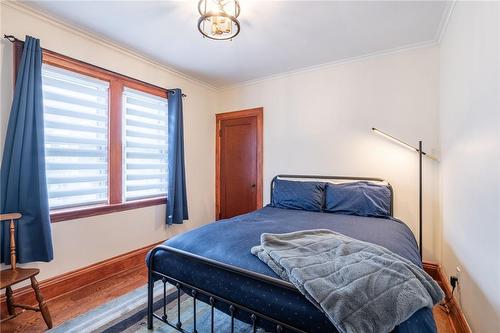 175 Brucedale Avenue E, Hamilton, ON - Indoor Photo Showing Bedroom