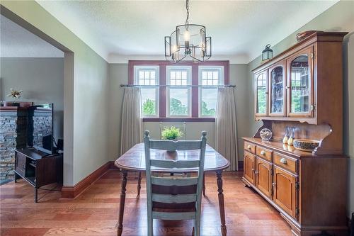 175 Brucedale Avenue E, Hamilton, ON - Indoor Photo Showing Dining Room