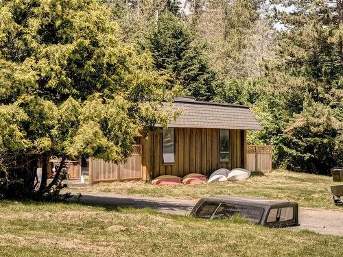 215 Easthom Rd, Gabriola Island, BC 