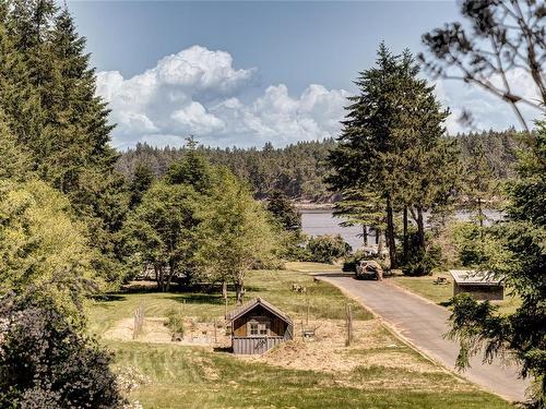 215 Easthom Rd, Gabriola Island, BC 