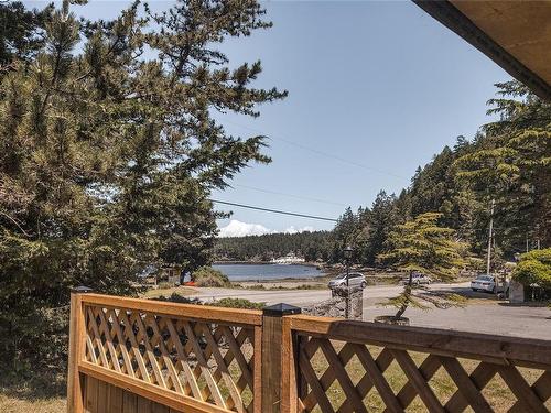 215 Easthom Rd, Gabriola Island, BC 