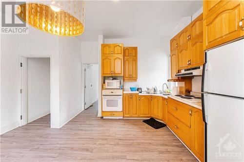 255 Mackay Street, Ottawa, ON - Indoor Photo Showing Kitchen