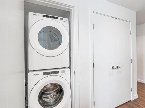 803-369 Tyee Rd, Victoria, BC - Indoor Photo Showing Laundry Room
