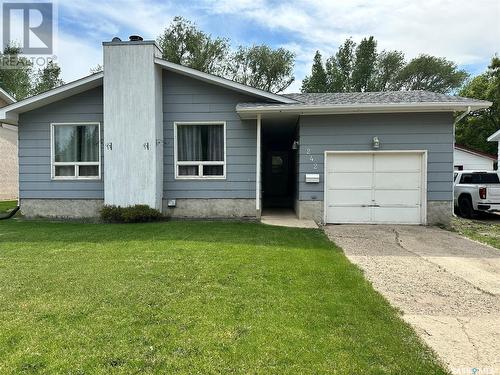 242 Elliott Place, Swift Current, SK - Outdoor