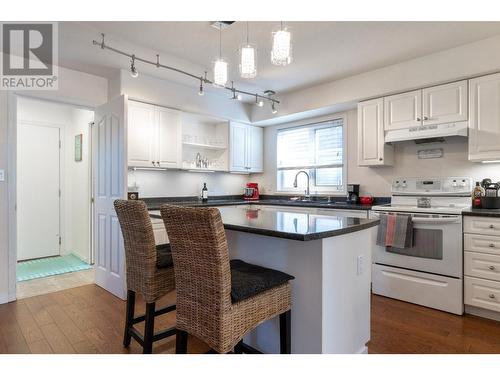 726 Okanagan Ave, Chase, BC - Indoor Photo Showing Kitchen