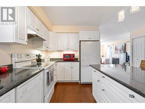 726 Okanagan Ave, Chase, BC - Indoor Photo Showing Kitchen