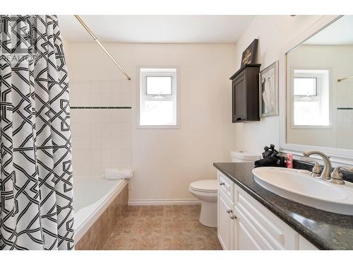 726 Okanagan Ave, Chase, BC - Indoor Photo Showing Bathroom